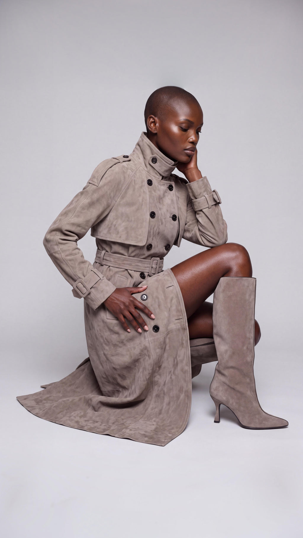 Zamszowy płaszcz damski maxi – SUEDE TRENCH
