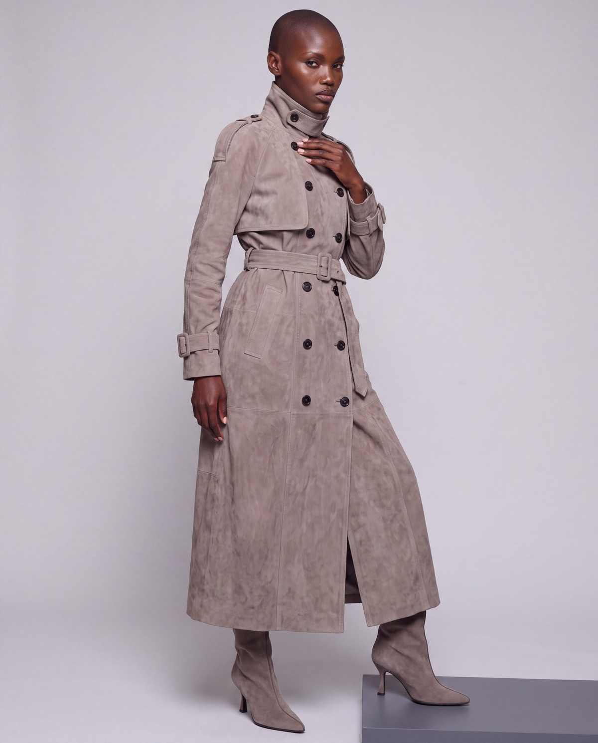 Zamszowy płaszcz damski maxi – SUEDE TRENCH