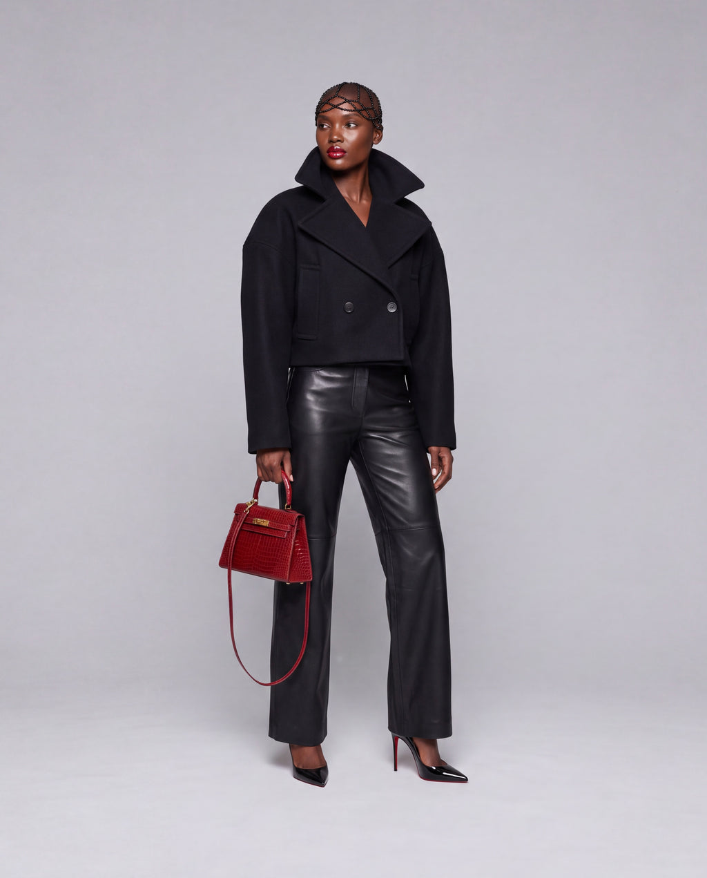 Krótki czarny żakiet damski pudełkowy – wełna i kaszmir