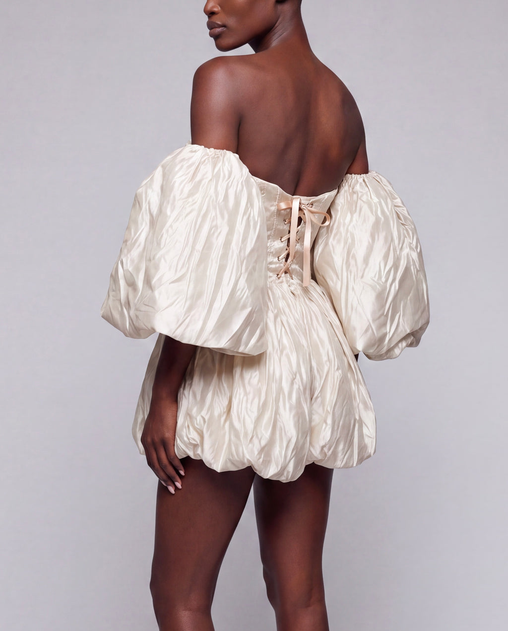 Kremowy kombinezon damski - SILK PUFF