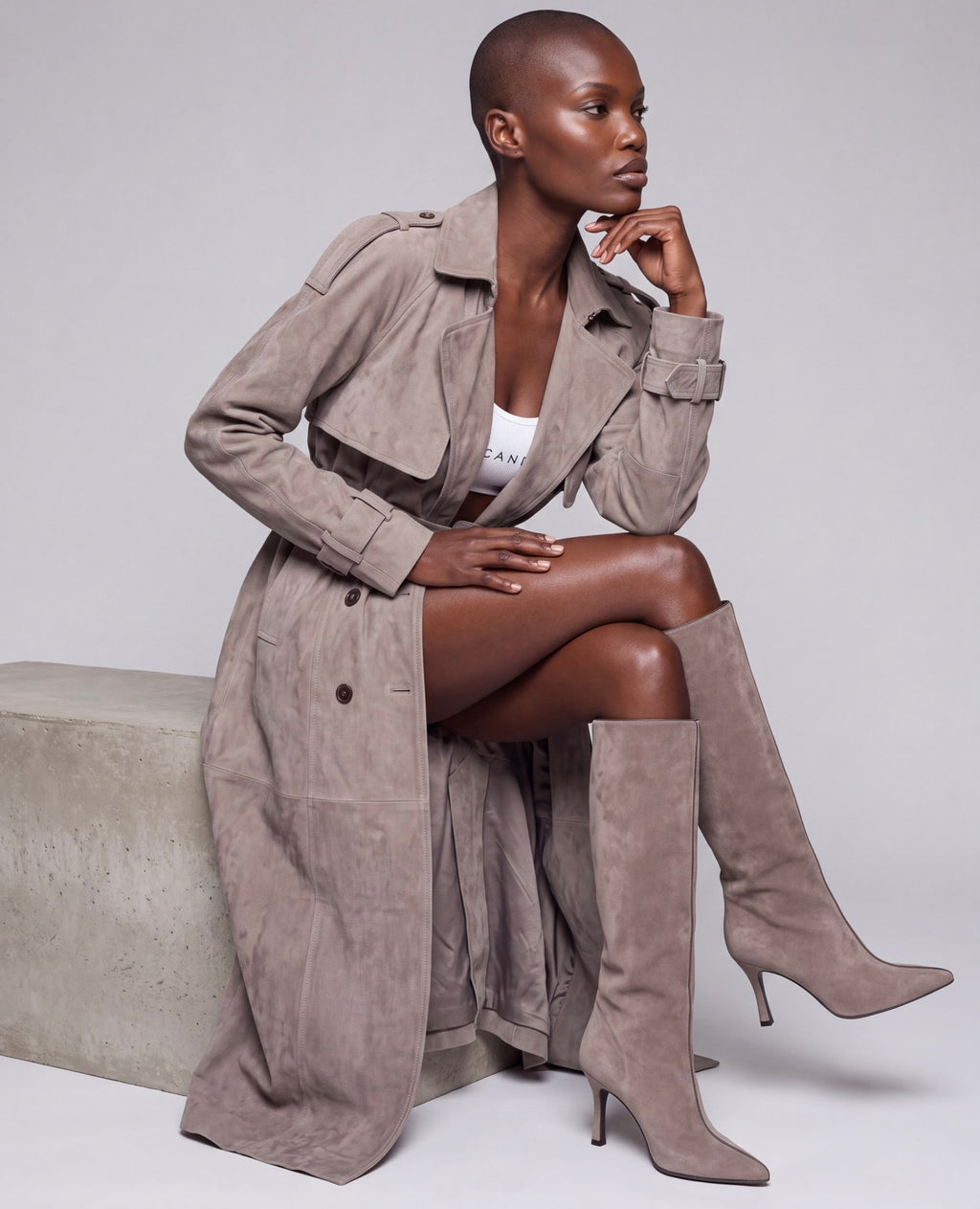 Zamszowy płaszcz damski maxi – SUEDE TRENCH