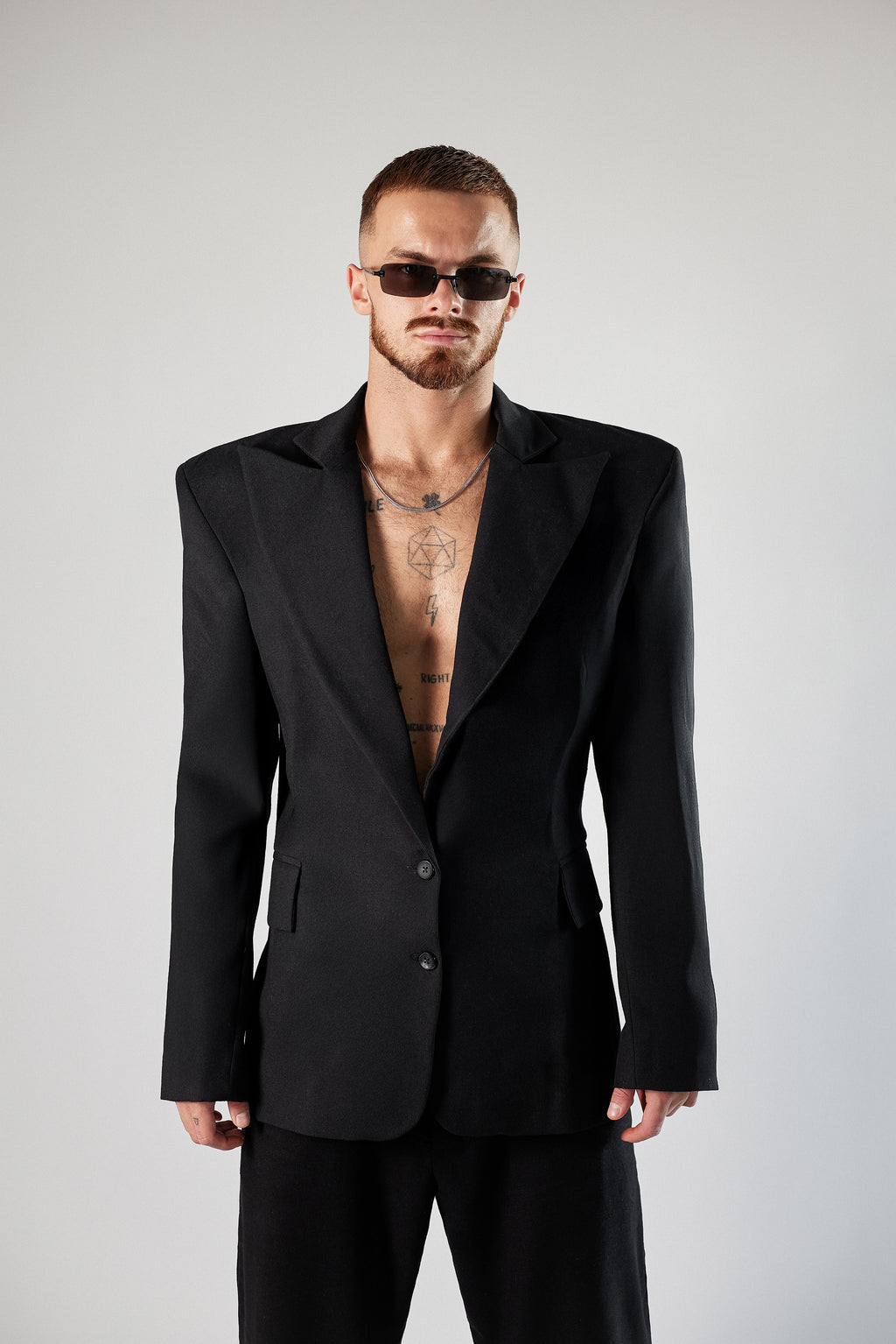 Męska Czarna marynarka z dużymi ramionami Paris. Unisex