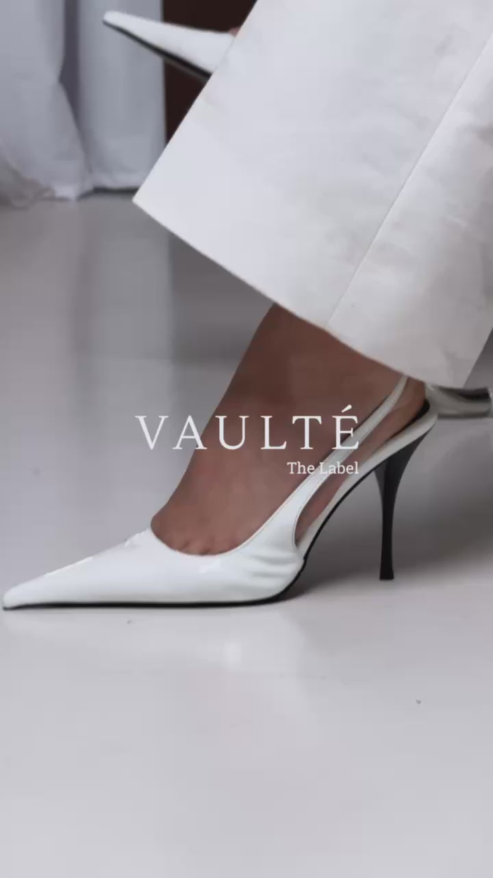 Biały garnitur damski AURA White Linen Suit